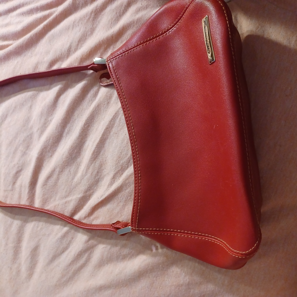 Elegant Red Leather Shoulder Bag